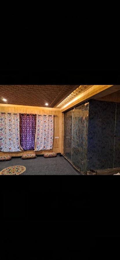Hotel Poshwan 古尔马尔格 外观 照片